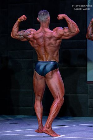 CLASSIC PHYSIQUE НОВИЧКИ